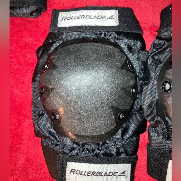 ROLLERBLADE SAFETY GEAR - Picture 2 of 6